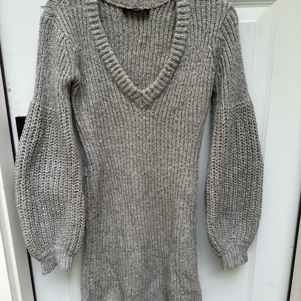 Hera Collection Gray V-Neck Sweater